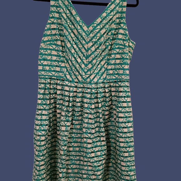 ANTONIO MELANI Dresses & Skirts - Elegant Green and White Patterned Dress